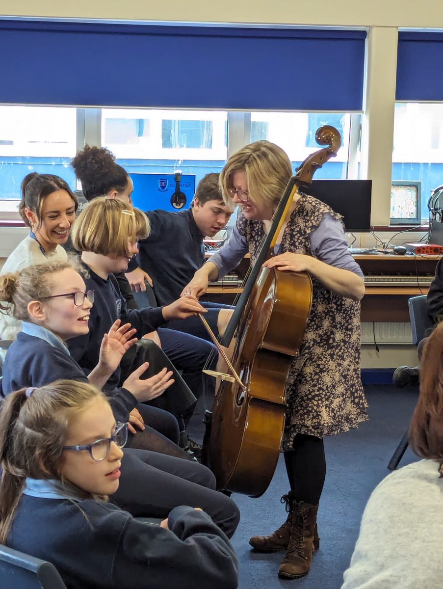 CanolfanGlantaf's tweet photo. πΆAm sesiwn gwych o gerddoriaeth gyda @ArtsActive @MusicServWales Pawb wedi bod wrth eu boddπΆA fantastic music session yesterday with @ArtsActive @MusicServWales everyone thoroughly enjoyed πΆ https://t.co/lcqH5YpDDh