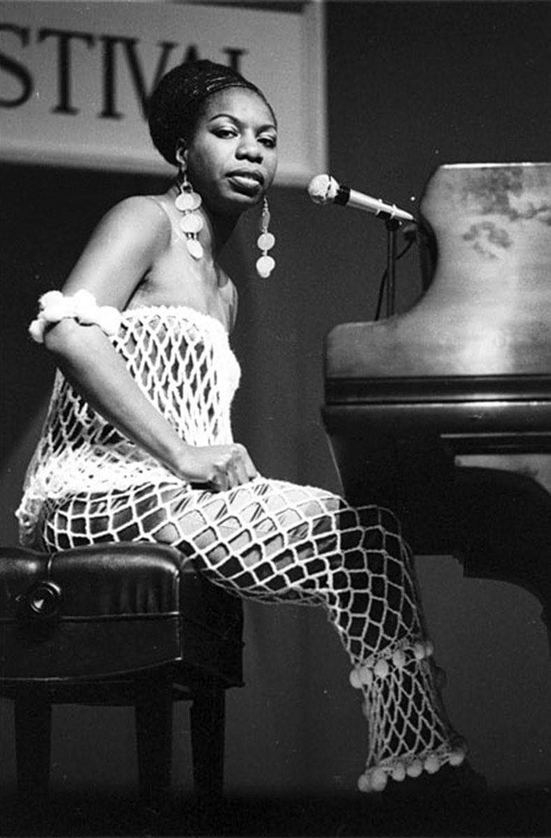Agniesz61796740's tweet photo. #BornOnThisDay
#NinaSimone 

🎶 Lilac Wine 
https://t.co/2wQkvDOIJ1 https://t.co/lTas03BBer