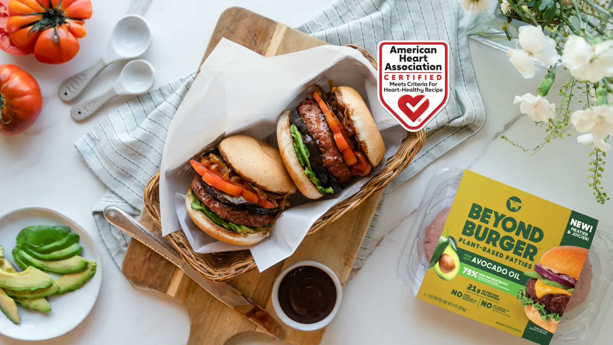 Very eager to try the latest iteration of the @BeyondMeat burger. More protein, less sat fat, less sodium, and advertised as 'having even meatier, beefy flavor,” due to avocado oil’s higher smoke point. More: fooddive.com/news/beyond-me…