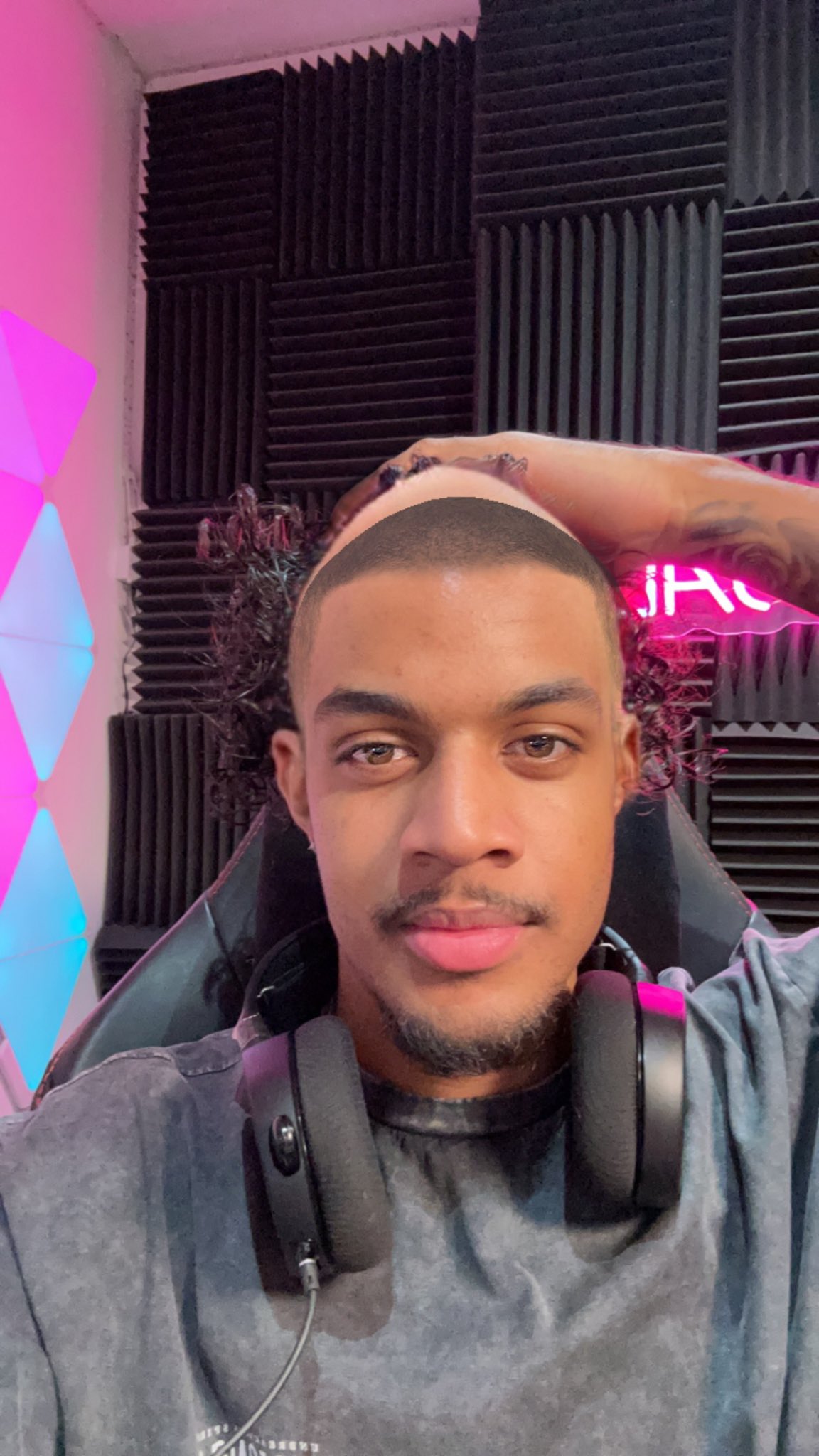 Jalen on X: “Should I get a buzz cut chat? https://t.co/W8LUqX2asL 