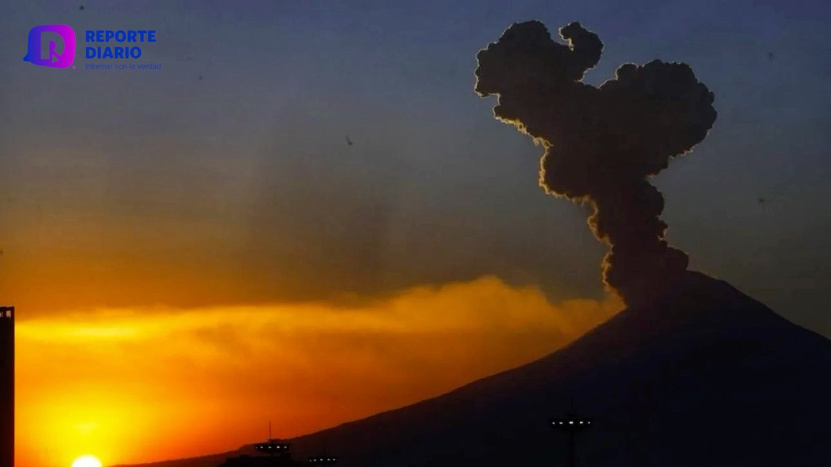 reportediariopv's tweet photo. El Popocatépetl se muestra con enormes fumarolas
La fumarola más reciente de casi 2 mil metros se registró a las 11:13 horas
Leer nota: https://t.co/orv7jiTp8c
Redacción: Patricia Retana
#Mexico #Hoy #popocatepetl #Fumarolas #precaucion #Ceniza #Volcan https://t.co/4qfcb88b90