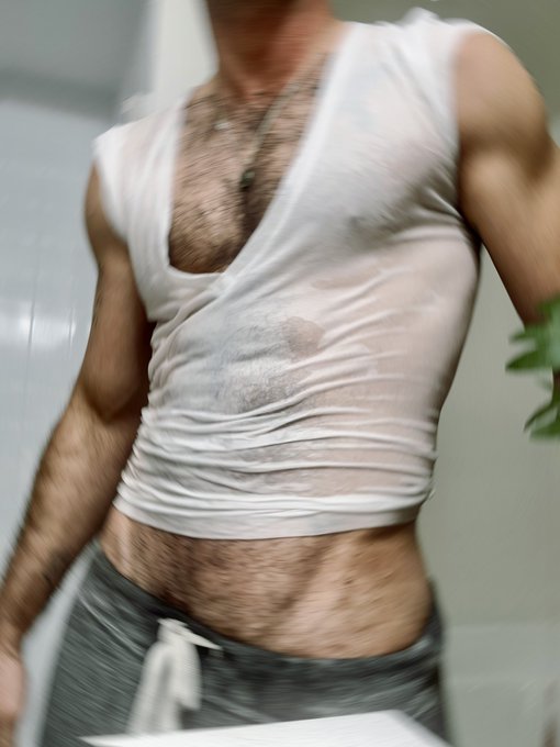 Wet https://t.co/VqDoj94z7A