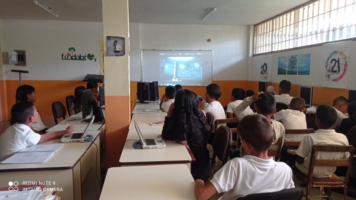 NoritzaGamboa's tweet photo. #SomosFundabit #RoboticaEducativa #CbitMonseñorCrespo Video Foro de Robótica e Inteligencia Artificial dirigido a estudiantes de la EBB Monseñor Crespo, de 4to, 5to y 6to grado. https://t.co/71gwO2jSoP
