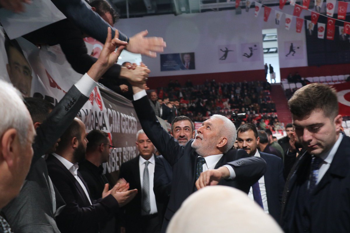 Hakkın,
Hukukun
Elazığ'da adaletin, liyakatın, ehliyetin ve ahlakın önde olduğu idari anlayışı yeniden hakim kılacağız.

#ElazığMuradınaErecek
#HalkımızDeğişimdeKararlı