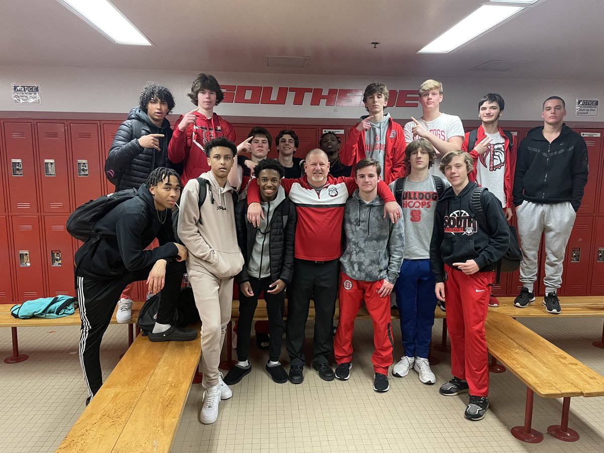 Let’s try this again!  

SENIOR NIGHT!!
Game at 7 vs Holt
Senior night announcements begin at 6:40