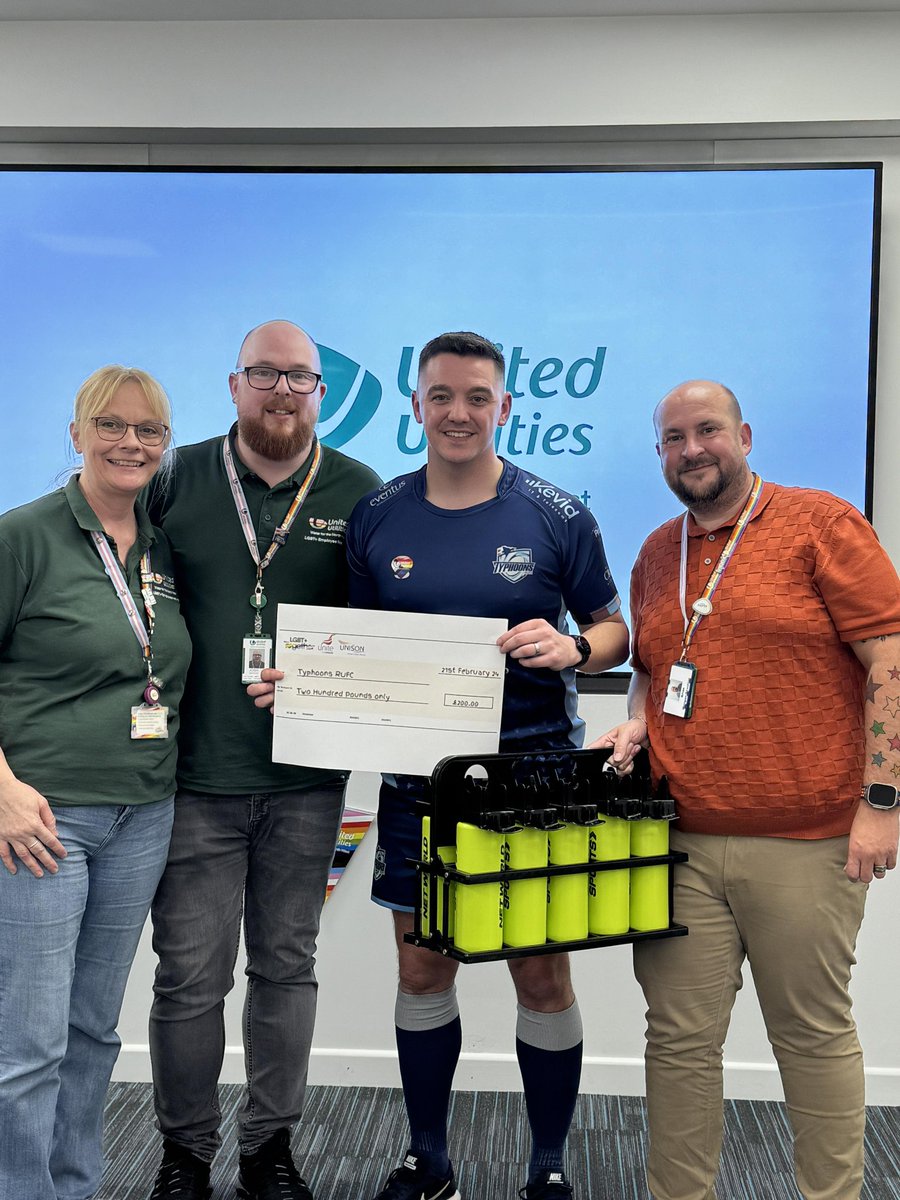 It was a real pleasure to be invited to give a talk as part of the @unitedutilities #LGBTplusHM celebrations and to share my story of how I found inclusive rugby @typhoonsrufc 🏳️‍🌈

Thank you for the warm welcome (and for the generous donations!).

@IGRugby #inclusiverugby