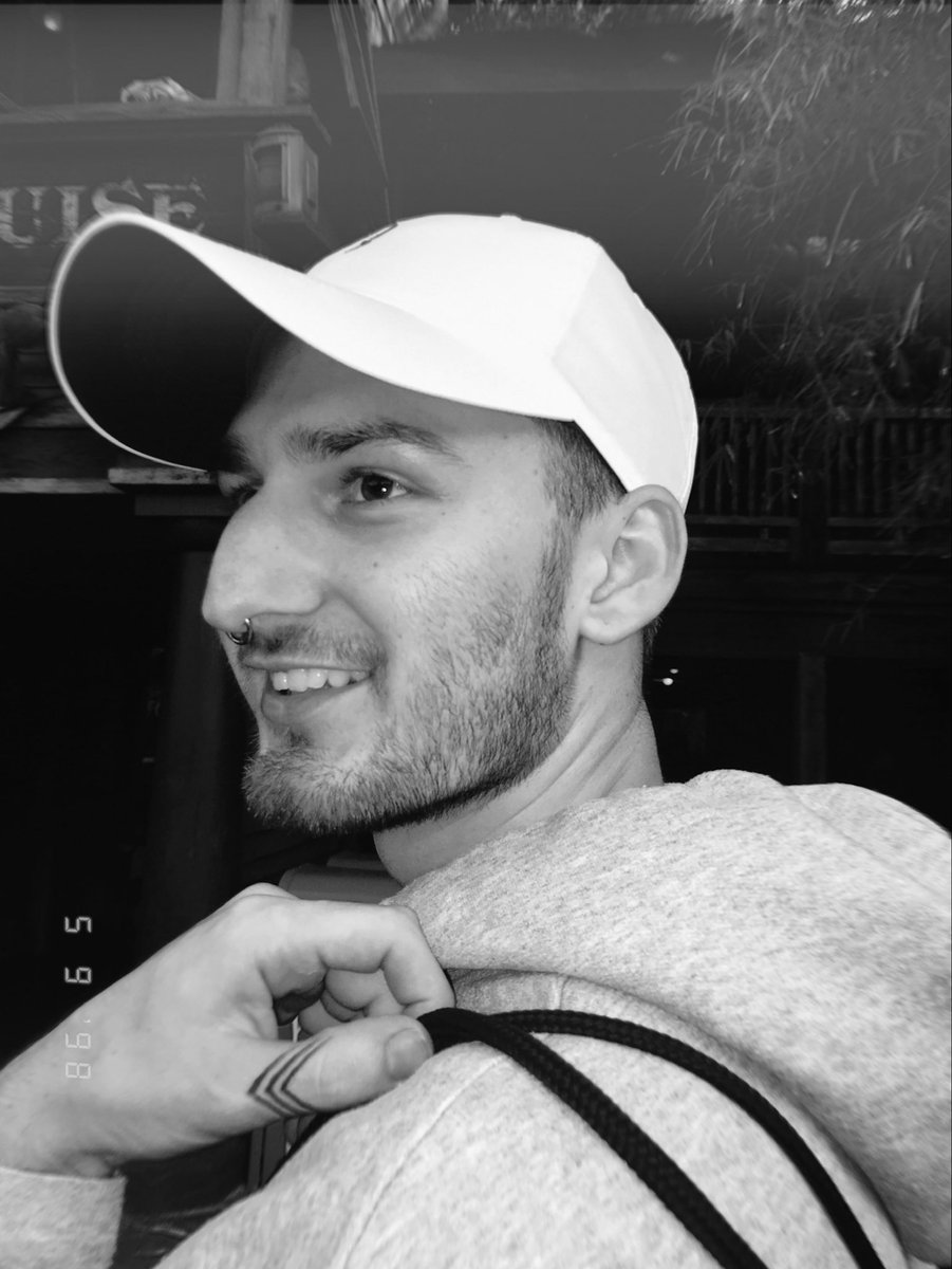 selfsuck parker ✰ 18+ tweet media