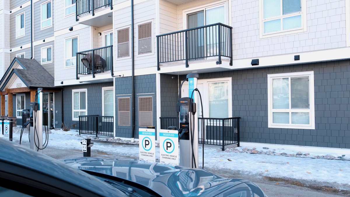 PowertecElec's tweet image. 🌟 Powertec Electric's EV chargers are all over the city! 🚗💚 Recognize any spots? We're making eco-friendly charging easy and accessible. #EcoDrive #PowertecElectric #SustainableFuture