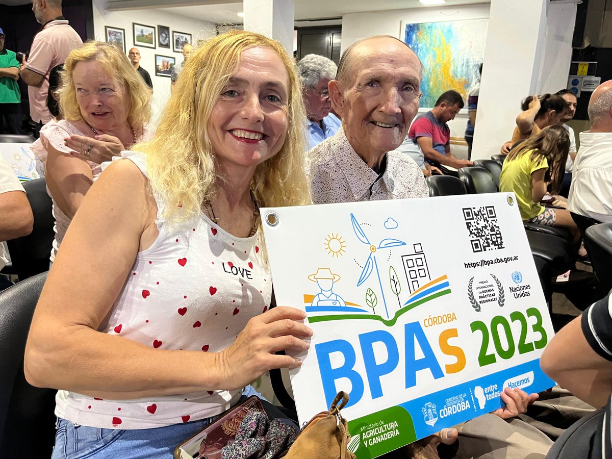 MinAgriCba's tweet photo. #RioSegundo 📍| Entrega de beneficios por BPAs a 144 productores ♻️
👉🏼El ministro Busso otorgó aportes correspondientes al Programa de Buenas Prácticas Agropecuarias (BPAs) por un total superior a $20 millones.
Más info en nuestra web 👉 https://t.co/7ejYLdEMBE https://t.co/u5SrzzEIGn