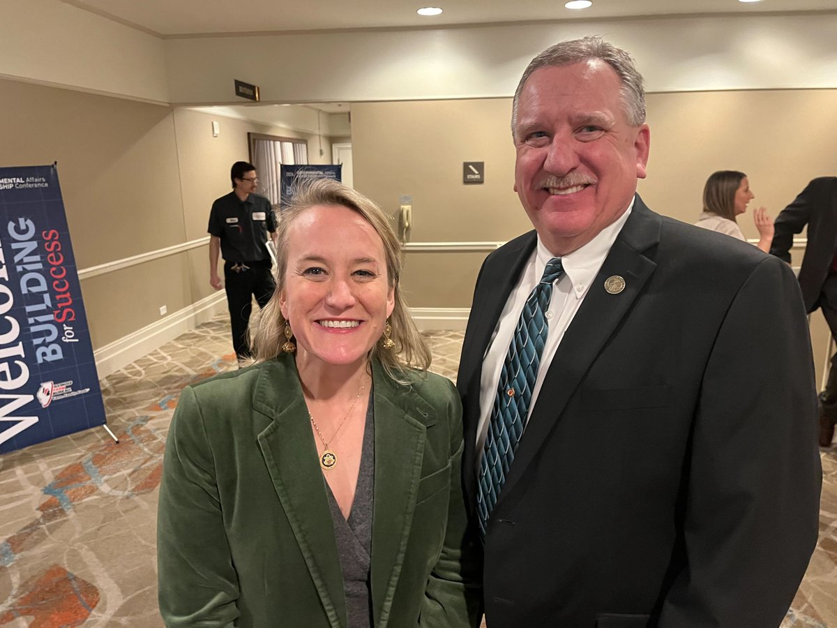 RepNikkiB's tweet photo. Always great to see folks from @ILFarmBureau and @ilcorn! I was excited to meet @ILFBPres and talk to reps from Macoupin, Madison, St. Clair, Piatt and Champaign counties about how we can better support our family farmers! ๐ https://t.co/lWly7z9itl