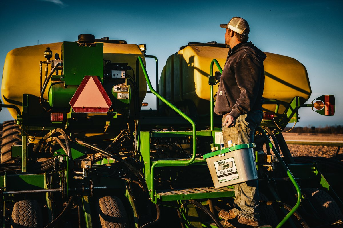 Planting season will be here before we know it!☀️ Have you considered adding REVLINE® HOPPER THROTTLE Planter Box Treatment to your operation this spring? Find your local Meristem dealer and make the most of your nutrients: meristemag.com/dealers/