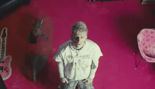 mgkbroficial's tweet photo. I'M COMING BACK, DON'T LET ME GO!

#XX #EST4LIFE https://t.co/vQMhEn97am