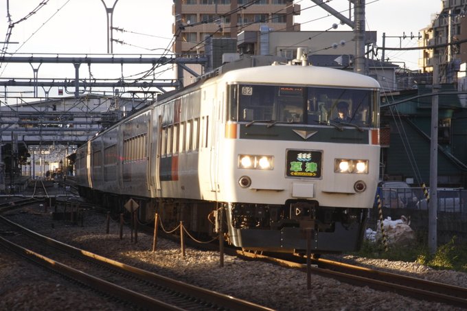 「建物 電車」のTwitter画像/イラスト(新着)