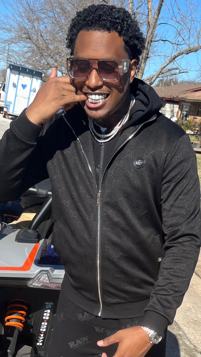 Richloc_'s tweet photo. You wanna boss up your life all you gotta do is get in with me 🤣🦅 https://t.co/ADnBscL3IM
