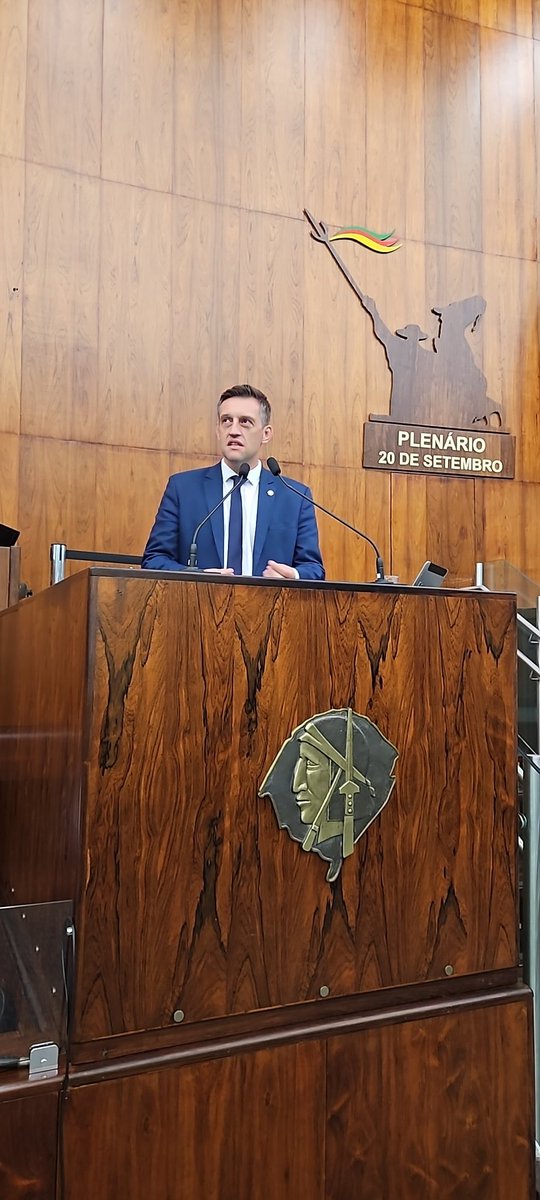 Na sessão plenária desta quarta-feira, o líder da bancada do Progressistas, deputado @guilhermepasin, sobe à Tribuna da Assembleia Legislativa Gaúcha para saudar o Dia da Imigração Italiana.
