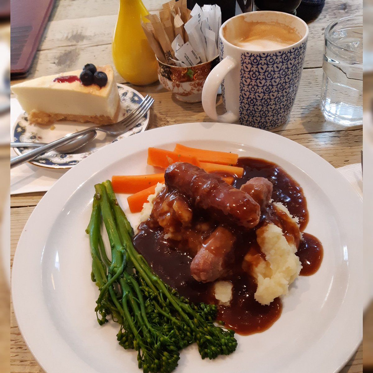 Bill_Cameron's tweet image. #Lunch today at #LogieSteading near #Forres (very tasty &amp;amp; comforting #SausagesAndMash &amp;amp; a wedge of #Cheesecake + #DecaffLatte) before heading down a not too muddy path to see #RandolphsLeap, a very enjoyable outing &amp;amp; my first here in 2024, mild 11degC weather too😀😋☺😎👌