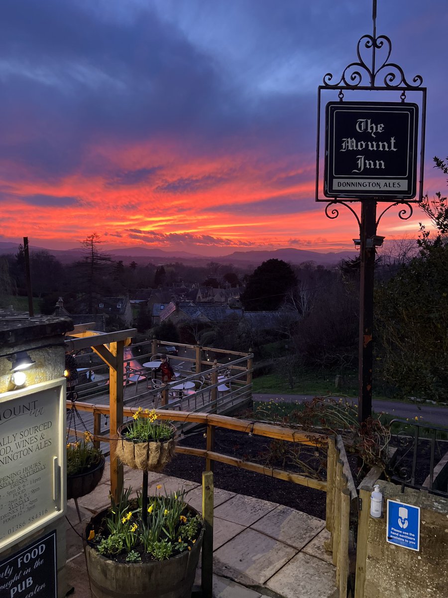 The Mount Inn tweet media