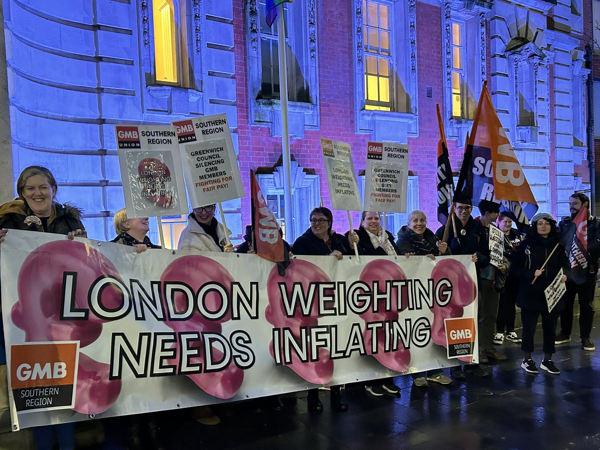 Amazing turnout tonight of GMB members in Greenwich. Calling for the .@Royal_Greenwich to correct the unfairness where support staff and council workers get paid outer london weighting but the teachers they work alongside get inner London. London Weighting Needs Inflating