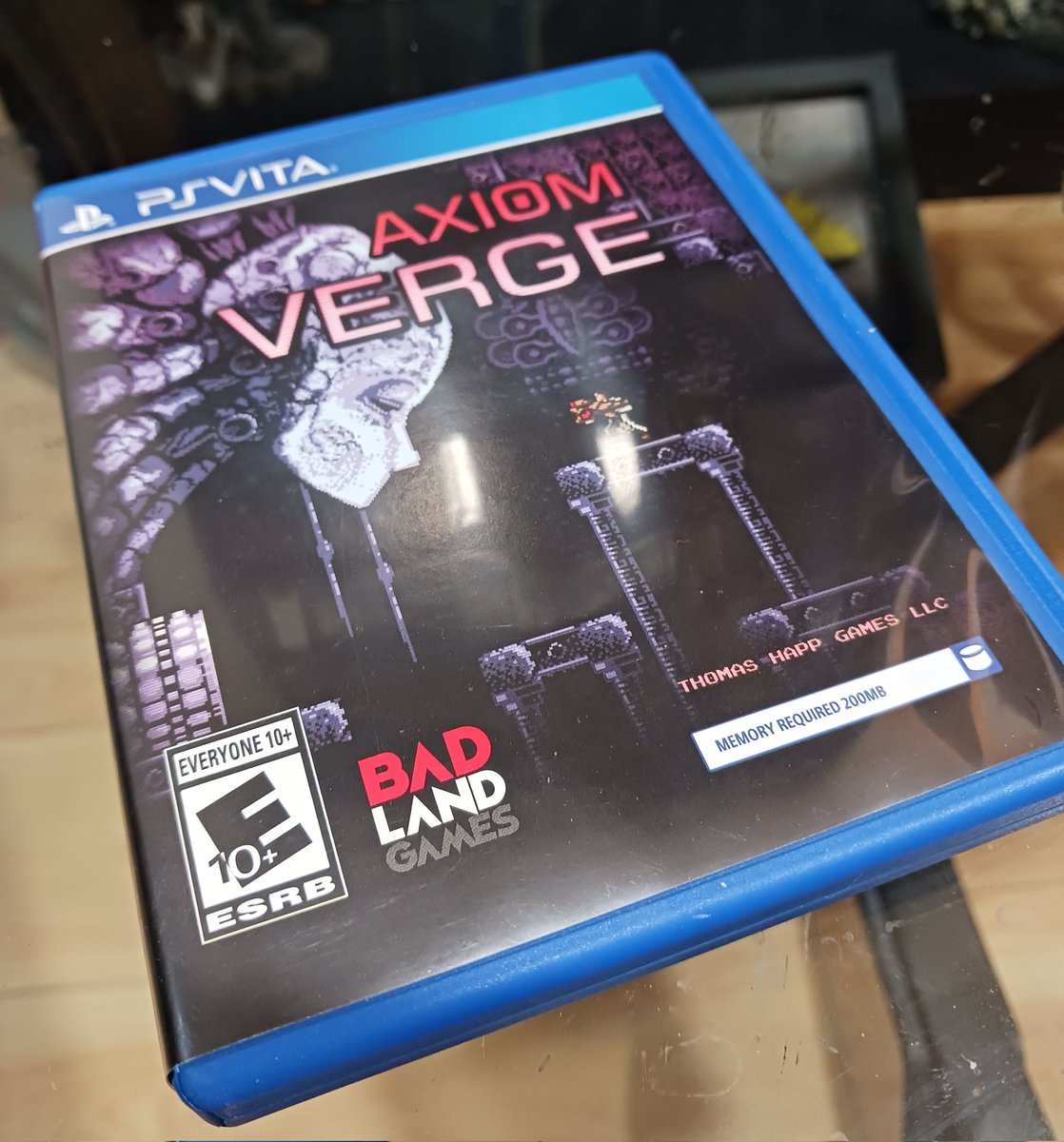 A top tier game for you to sink your teeth in. If you love MetroidVania type of games, don't sleep on Axiom Verge. Pretty visuals and unique soundtrack. It's a highly rated game and it comes as advertised. Give this a go! #WednesVitaday #PSVita