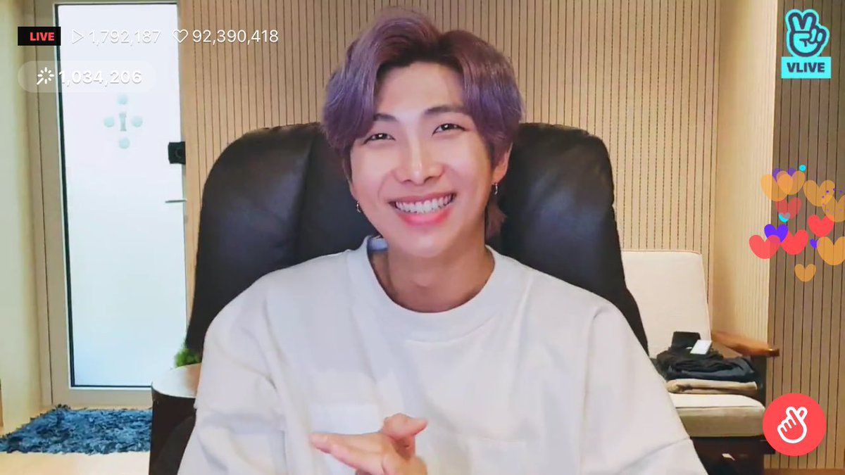 smussle's tweet photo. Time to watch Namjoon's #StateOfTheAlbum2020 MAP OF THE SOUL 7 live again. Seems like yesterday and yet also so very long ago. (1:48:10) #Behind7WithJoon @BTS_twt #BTS #4YearsWithMOTS7 

https://t.co/90vUdh8hSR https://t.co/6w8ECUPFvX