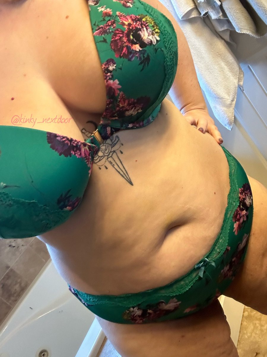 kinky_wife_nextdoor tweet media