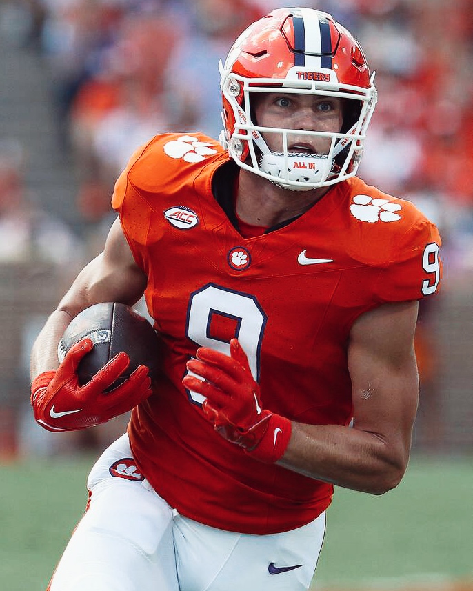 PFF_College's tweet photo. Clemson TE Jake Briningstool over the past two seasons:

🐅 111 Targets
🐅 3 Drops https://t.co/NKbHrBTQd5