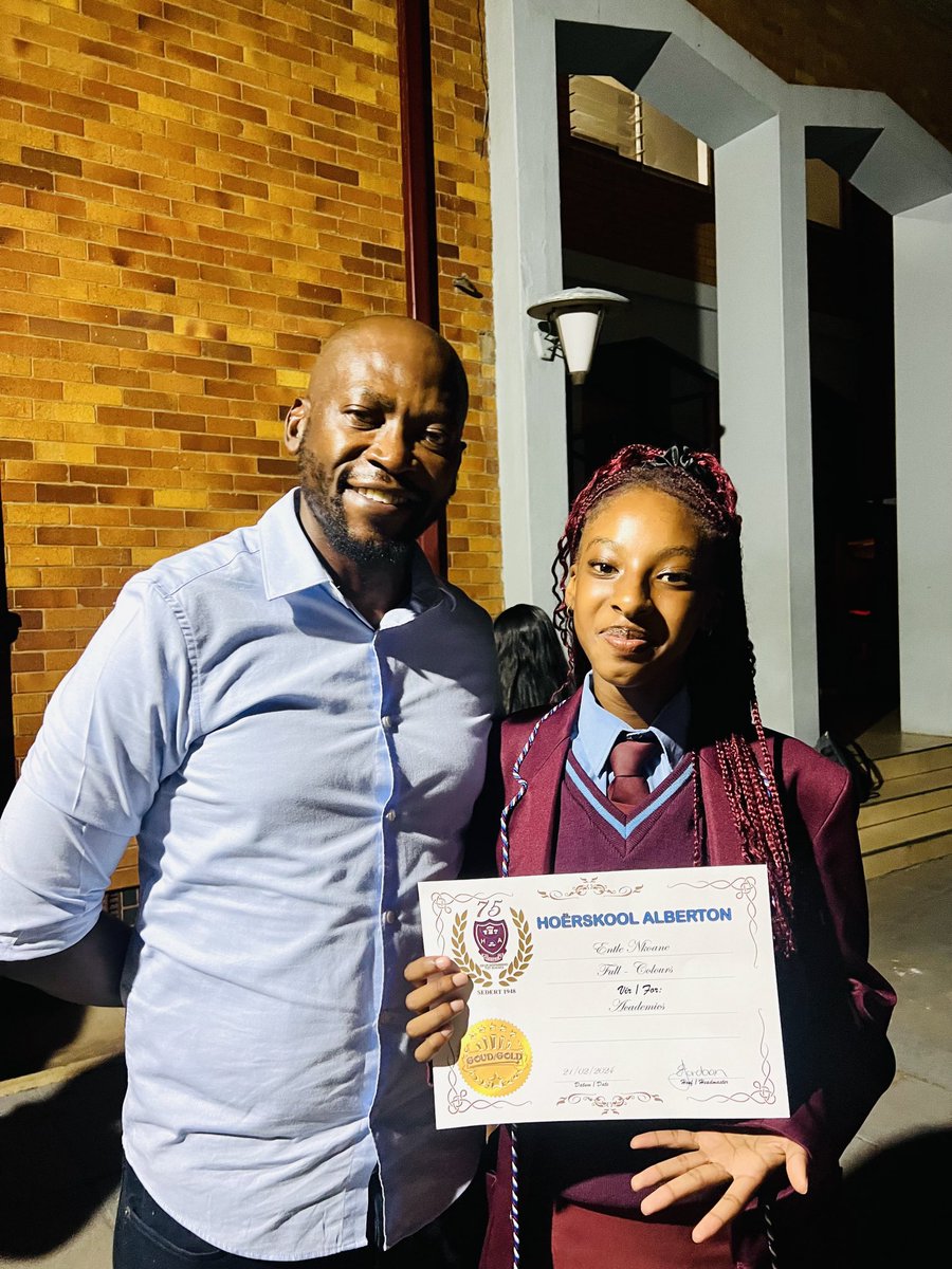 TUMI02GP's tweet photo. Academic Awards night. Ms Naledi❤️. Leading The Gang by example. Chasing excellence Beke-Le-Beke.
#TumiAndTheGang
#BeingDaddy https://t.co/aj1ydKkJOO