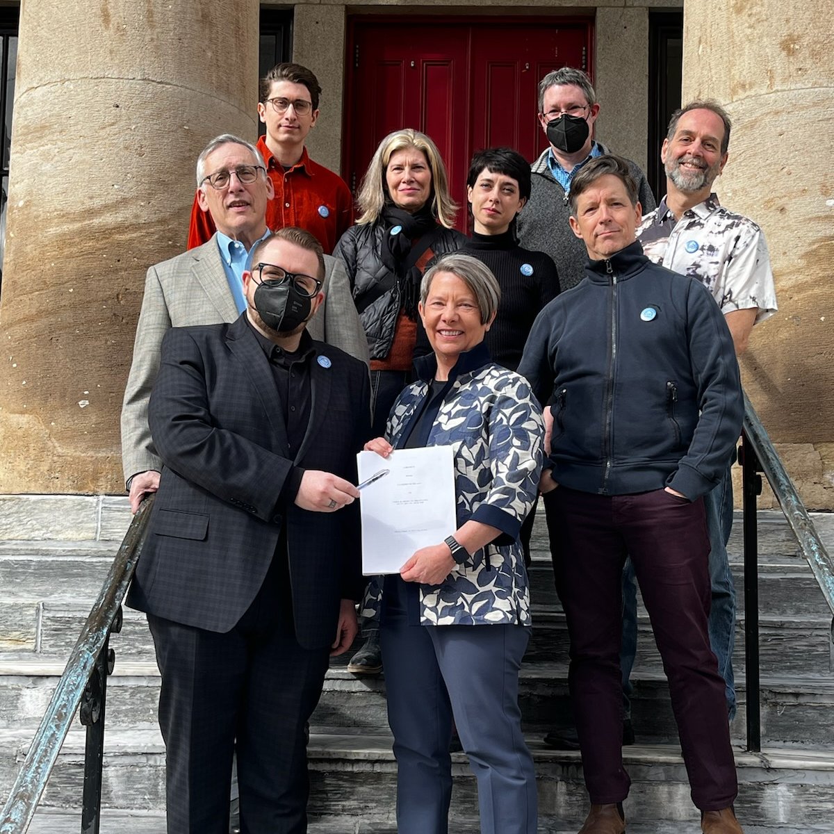 Congratulations @UAPhilly #UArtsUnion who signed their first contract supporting full-time and part-time faculty with University of the Arts administration earlier today!