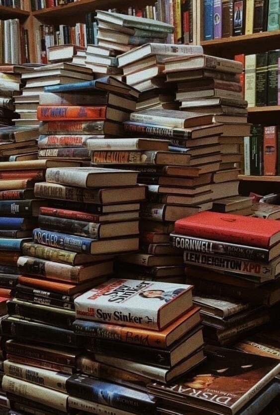amorenloslibros's tweet photo. 🙀 "La compra de más libros de los que uno puede leer es nada menos que el alma buscando el infinito..."

🖋 A. Edward Newton https://t.co/M0zMefGESD
