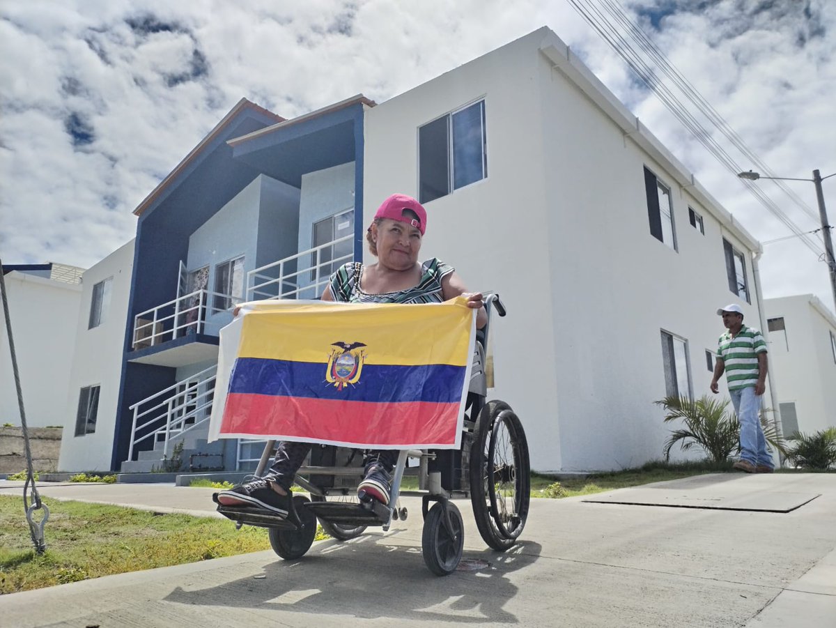 GoberLoja's tweet photo. Un total de 150 soluciones habitacionales, con una inversión de 3.4 millones de dólares, realizó el Gobierno Nacional en el cantón,  más de 600 niños, adultos mayores, personas con discapacidad  se beneficiarán de la vivienda propia.

Juntos en #ElNuevoEcuador https://t.co/MB7IiV2M8p