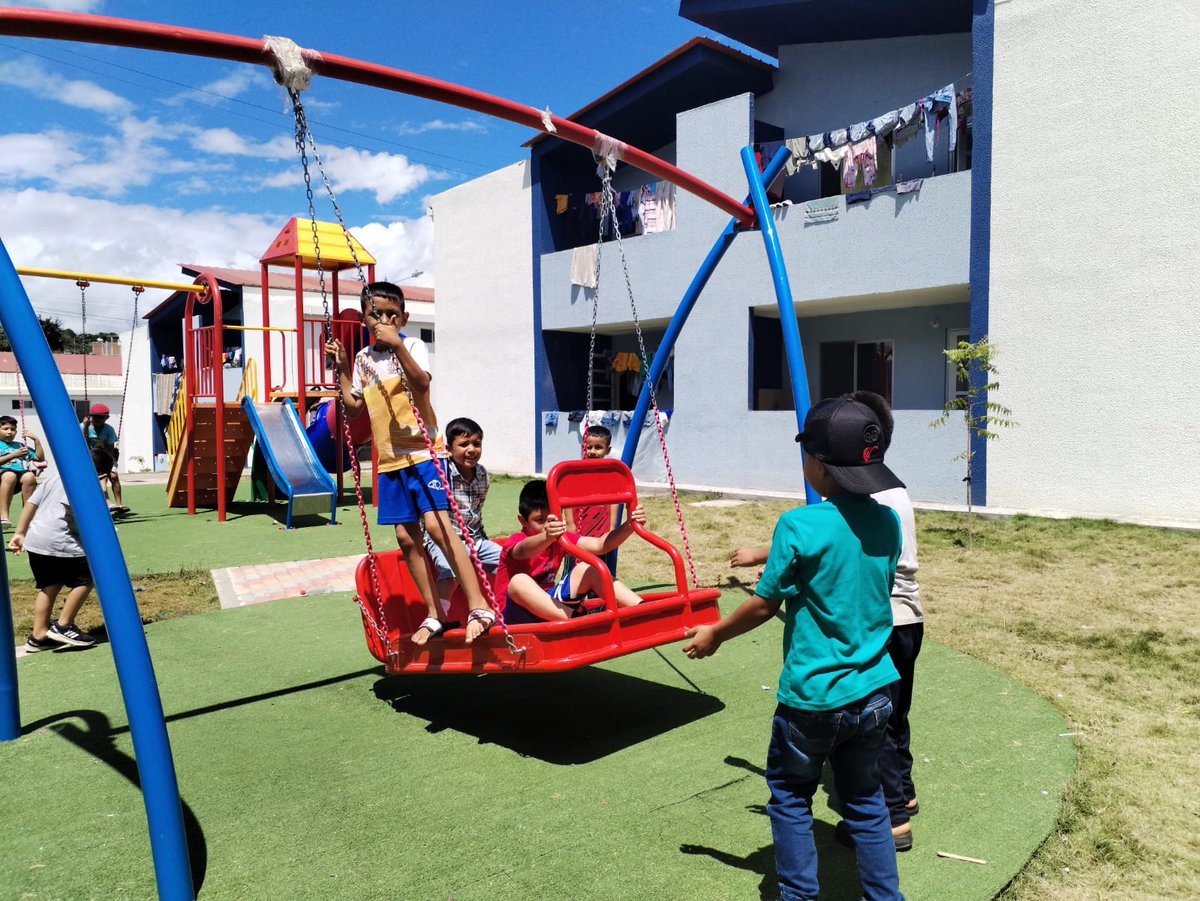 GoberLoja's tweet photo. Un total de 150 soluciones habitacionales, con una inversión de 3.4 millones de dólares, realizó el Gobierno Nacional en el cantón,  más de 600 niños, adultos mayores, personas con discapacidad  se beneficiarán de la vivienda propia.

Juntos en #ElNuevoEcuador https://t.co/MB7IiV2M8p