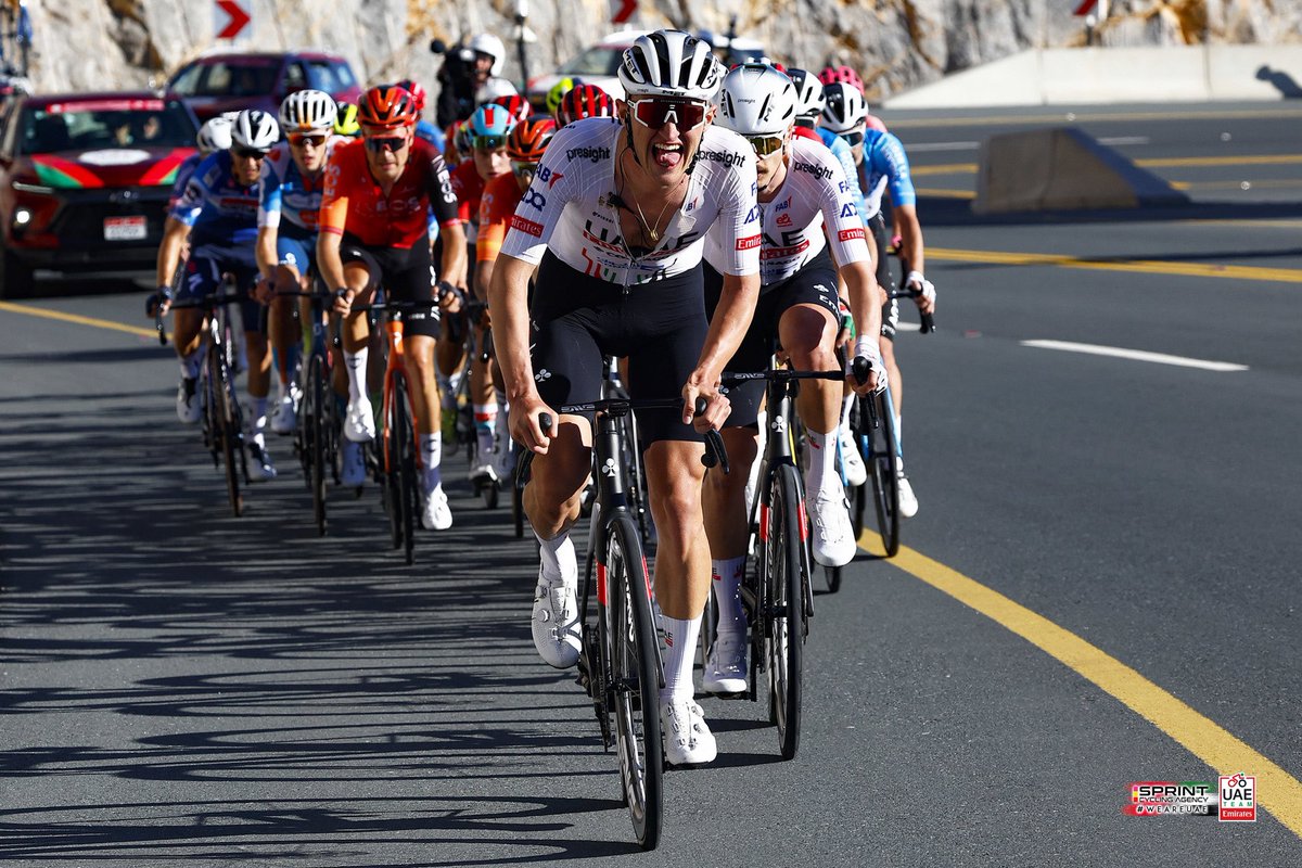 TeamEmiratesUAE's tweet image. 🔴 Vine new leader of #UAETour 🇦🇪 on Jebel Jais. 

🗣️ @JayVine3 : “It’s incredible that I’m here on my first race of the year and already in a leader’s jersey. Hopefully we can defend it for the team.”

Full report: uaeteamemirates.com/vine-new-leade…

#UAETeamEmirates #WeAreUAE