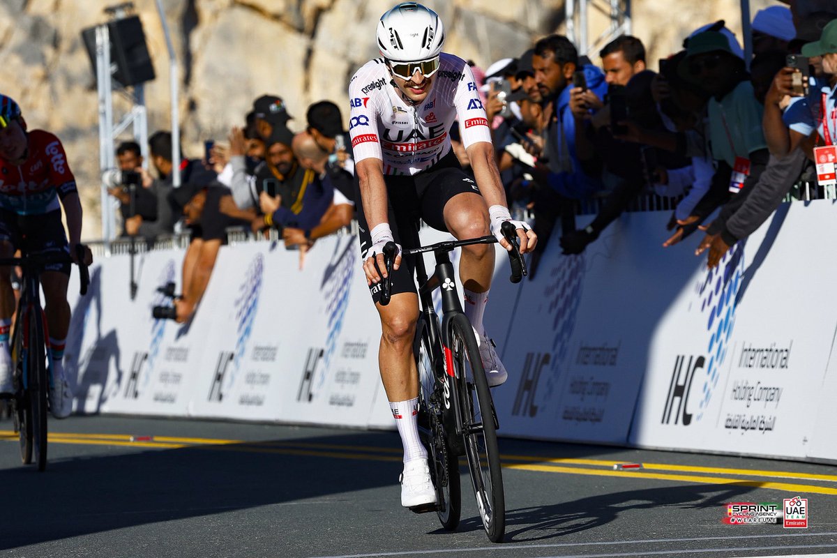 TeamEmiratesUAE's tweet image. 🔴 Vine new leader of #UAETour 🇦🇪 on Jebel Jais. 

🗣️ @JayVine3 : “It’s incredible that I’m here on my first race of the year and already in a leader’s jersey. Hopefully we can defend it for the team.”

Full report: uaeteamemirates.com/vine-new-leade…

#UAETeamEmirates #WeAreUAE