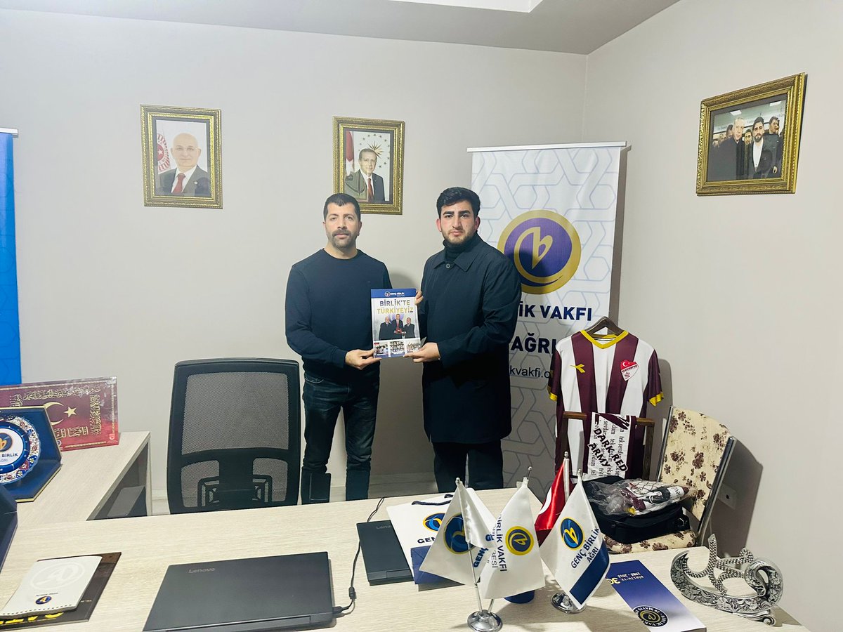 birlikvakfi04's tweet photo. Ağrı değerleri ile buluşuyor. Bu haftaki konuğumuz Yeşilay Başkanı @aslancihangir04 ile Gençlerle Bağımlılık konulu sohpetini dinledik. https://t.co/YCgprvUBrJ