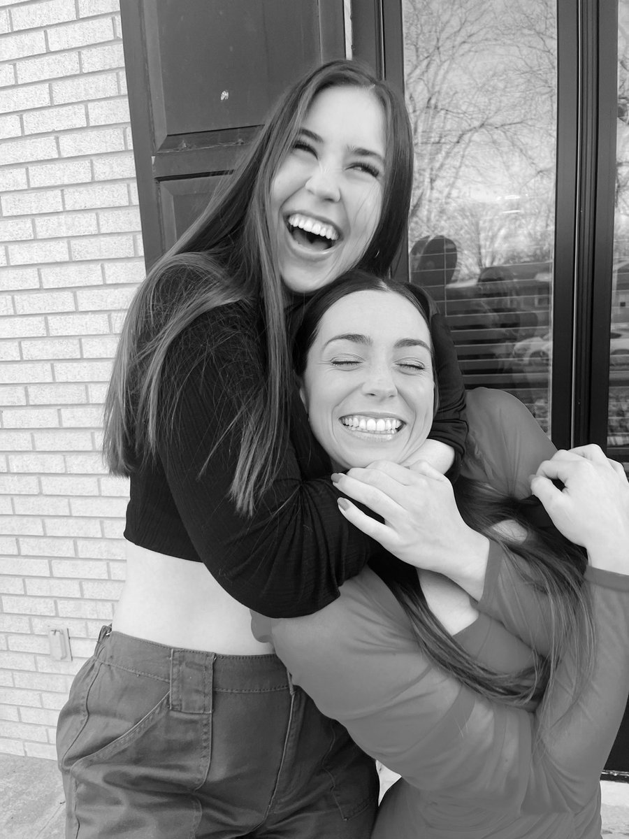 Hklebenstone's tweet photo. #wingitwednesday for the sweetest hugs https://t.co/uRWR5CMuQQ