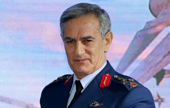 AskimizBayrak's tweet photo. Org. Akın Öztürk 72 yaşında!

Sayın Komutanım, 
Doğum gününüzü saygı ve özlemle kutluyorum.  Ellerinizden öpüyor, size kavuşacağımız günü hasretle bekliyorum. 

Dün gece rüyamda söyledikleriniz her zaman aklımda. 

Siz gelin ve bizi yeni vakitlere çıkarın...  
#AkınÖztürk https://t.co/J6GP5dsq9m