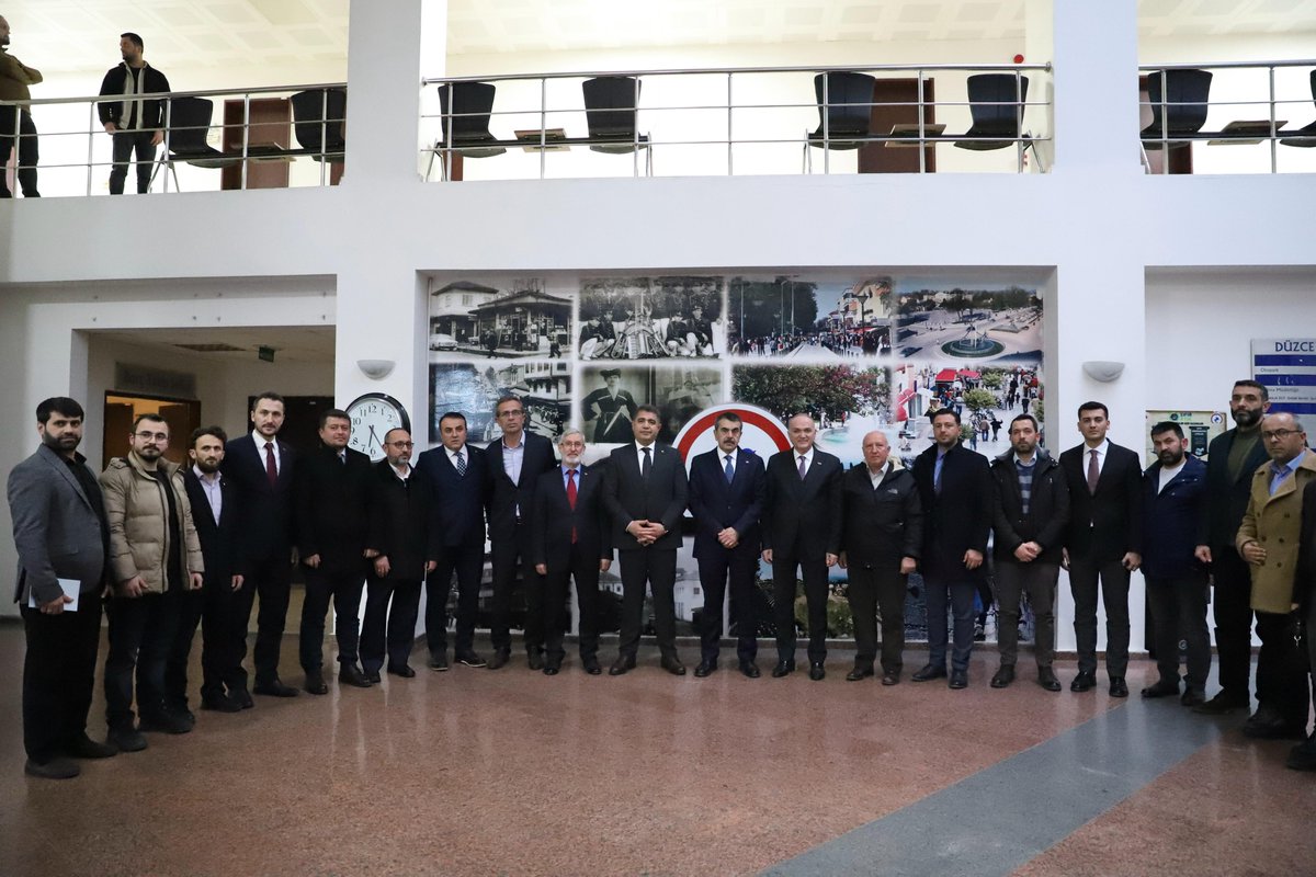 Düzce Valiliği (@duzce_valiligi) on Twitter photo Milli Eğitim Bakanımız Sayın Yusuf Tekin; Valimiz Sayın <a href="/ValiSelcukAslan/">Selçuk Aslan</a> ve il protokolü ile birlikte, Prof. Dr. Erol Güngör Kültür Merkezi'nin yenilenen Fuaye Alanı'nın açılışını gerçekleştirdi. Ardından, Düzce Belediyesi'ni ziyaret ederek STK temsilcileriyle bir araya geldi. Milli Eğitim Bakanımız Sayın Yusuf Tekin; Valimiz Sayın <a href="/ValiSelcukAslan/">Selçuk Aslan</a> ve il protokolü ile birlikte, Prof. Dr. Erol Güngör Kültür Merkezi'nin yenilenen Fuaye Alanı'nın açılışını gerçekleştirdi. Ardından, Düzce Belediyesi'ni ziyaret ederek STK temsilcileriyle bir araya geldi.