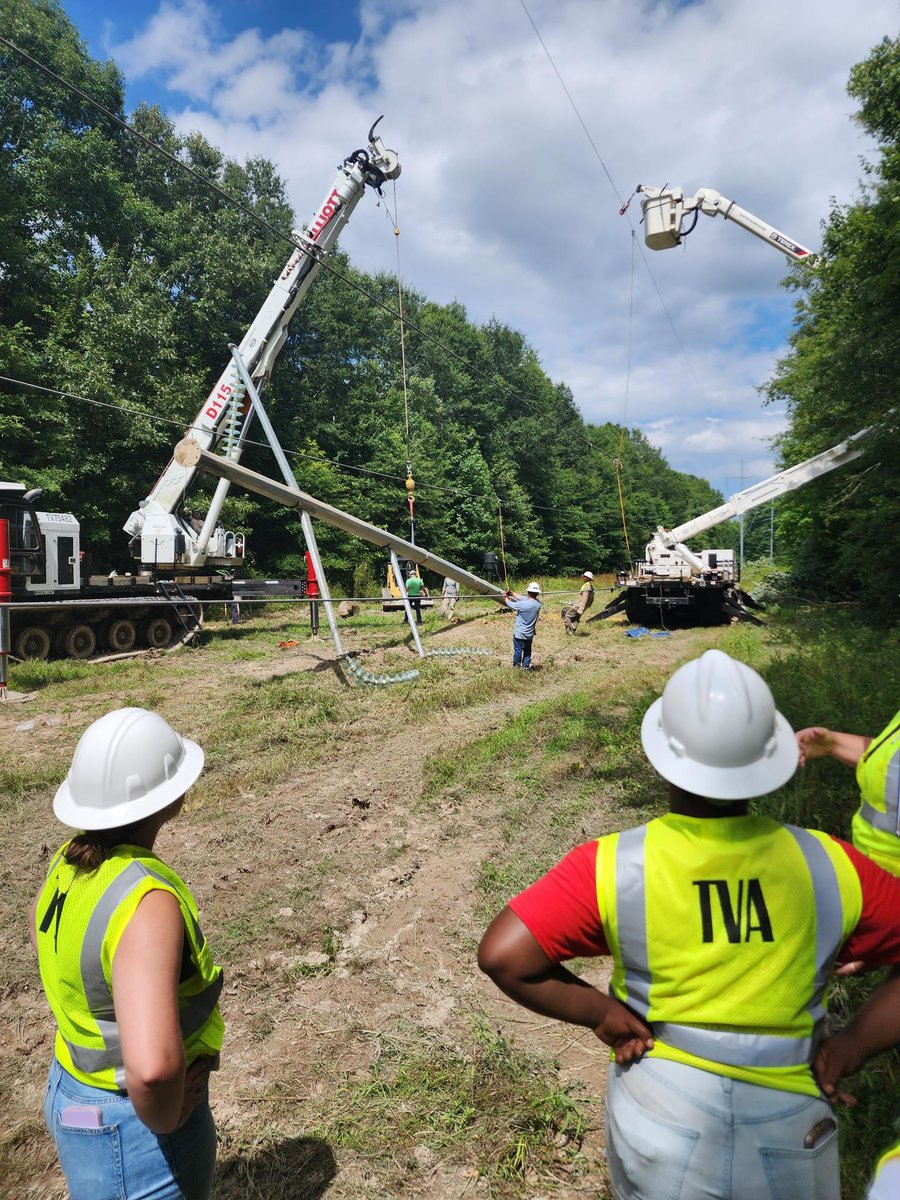 This week is National Engineers week; we have some of the best engineers in the country and world at TVA! Our engineers help keep the river flowing, the Valley glowing, and the economy growing. Want to join our team learn more 👉 tva.me/Jz4h50QFBRu #NationalEngineersWeek
