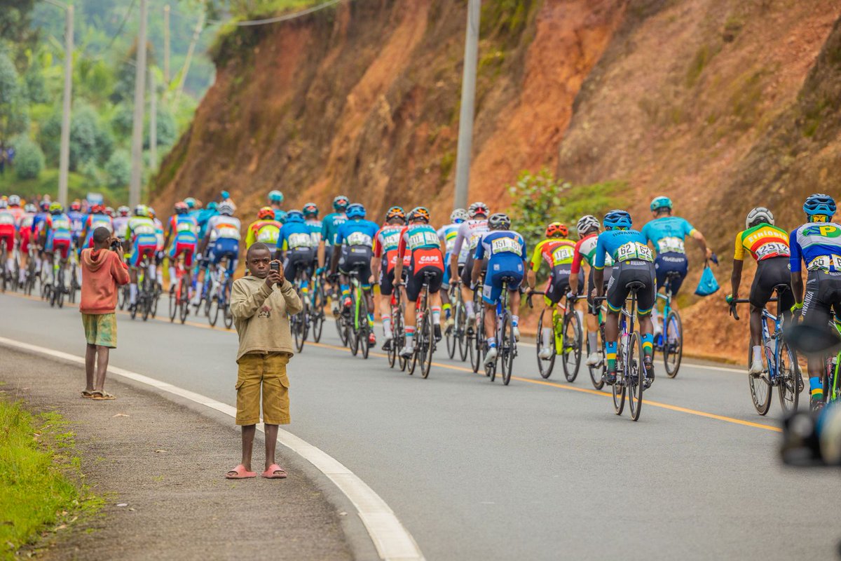 Rwanda_Sports's tweet photo. PHOTO OF THE DAY: "A photograph keeps a moment from running away by all means." Young Rwandans are inspired by the country's journey to bridge the digital divide, with #ConnectRwanda providing phones to thousands of households countrywide!
#TdRwanda2024 
#VisitRwanda https://t.co/XqfqO4C8iO