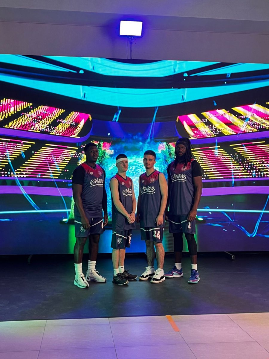 BreakerTheBeast's tweet photo. Je fais ce tweet juste pour mettre au courant que y’a @stbngrc0 et @vScorpi_ qui sont actuellement entrain de représenter les couleurs de la France en Russie pour le plus gros tournois du monde ( Phygital games ) qui lie Basket IRL et NBA2K avec exactement 1 250 000 € en Jeu 💶

Je trouve qu’on en parle pas assez alors que c’est super huge d’avoir un truc de cette envergure en lien avec NBA2K 🔥

Ils commencent demain à 18h35 Contre Atananarivo ( Madagascar 🇲🇬 ) ici : https://t.co/YbQhN0YjFS

Grosse force les mecs faites ça bien 💪🇫🇷