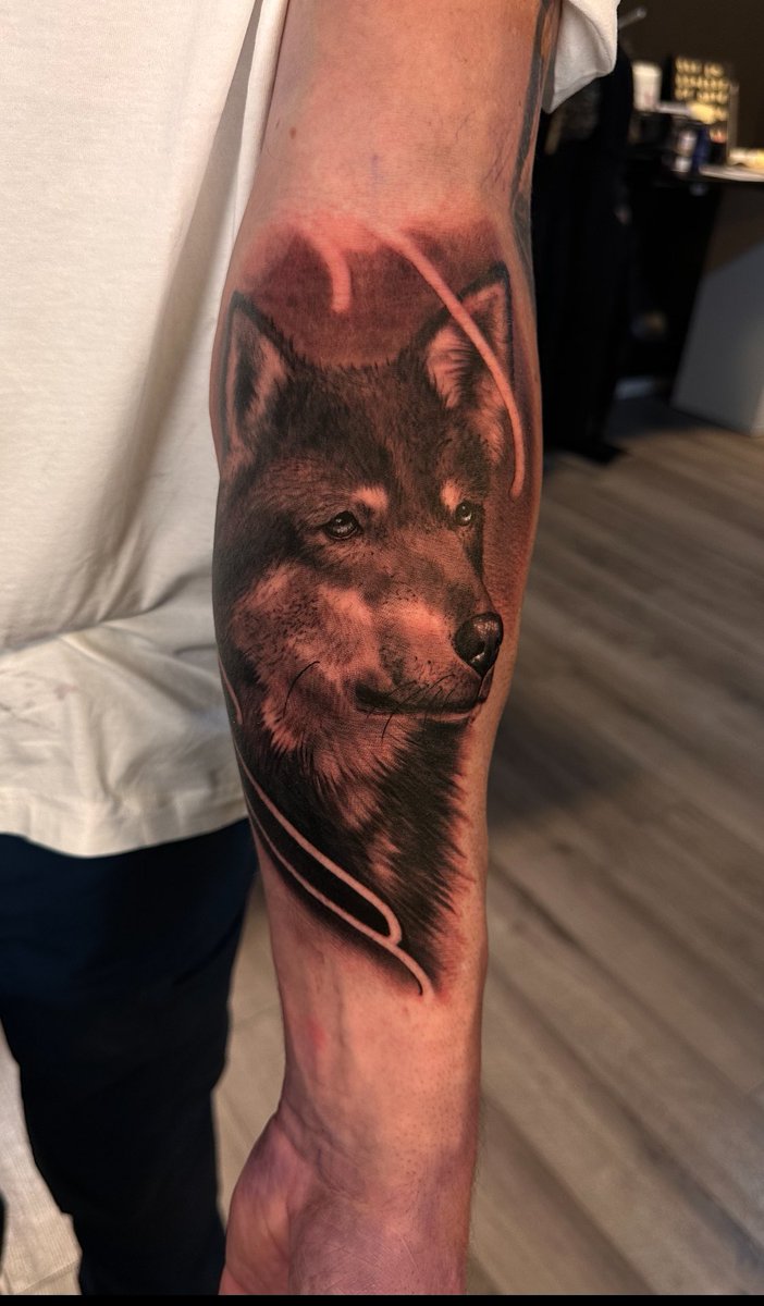 Mycket nöjd, möjligt något för ljusa ögon, men visst äre Igor. Helt klart!