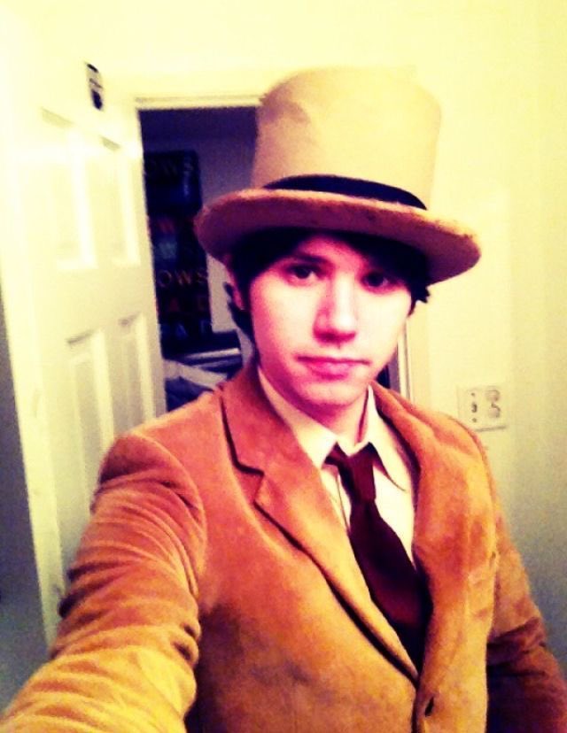 looks like he can’t do laundry but calls himself daddy