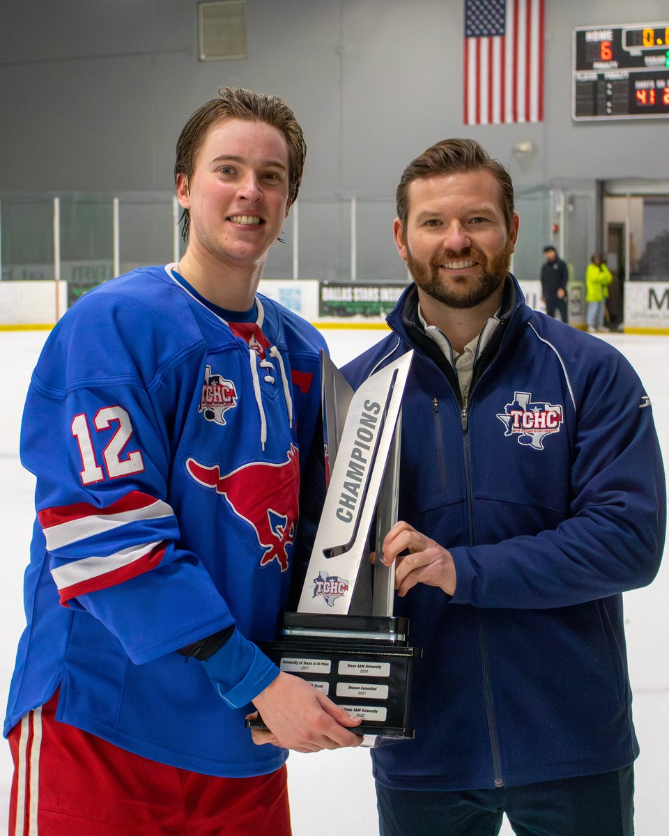 smuhockey's tweet image. 🫵YOUR TCHC CHAMPIONS🏆

Your SMU MUSTANGS defeated TCU 6-4 in the finals to become the 2023-2024 TCHC Champions and bring home the 🏆

#smuhockey | #ponyup | #champions