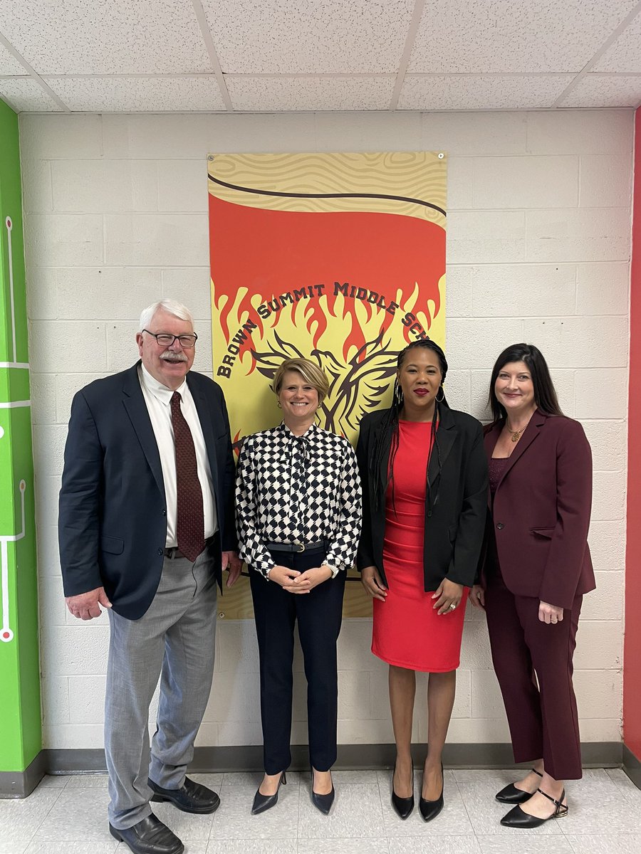 CTruittEdu's tweet image. I had a fantastic time visiting Brown Summit Middle and The Academy at Lincoln in @GCSchoolsNC this morning. Every student I met today was incredibly engaged, thoughtful and articulate. Principals Kimberly Jones-Goods and Chaundra Rogers are doing remarkable work! A special thank…