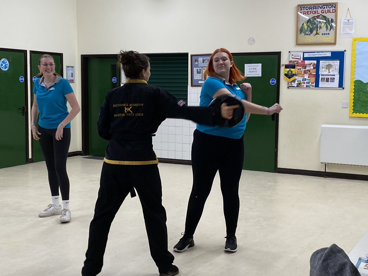 GGSWStorrington's tweet photo. As Guides join a Brownie meeting for #ThinkingDay tomorrow, Rangers had use of the main hall tonight.  They enjoyed learning self defence  (thanks to #RichingsKoreanMartialArts ) the Rangers also re-lived a primary school playground game of skipping. @Girlguiding @Guiding_LaSER https://t.co/gTvzxBNZjC