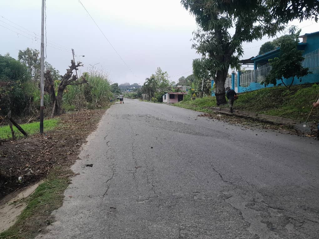 PCD_Merida's tweet image. Seguimos trabajando por el municipio que nos merecemos!! Bajo instrucciones del alcalde Lisandro Segura, continuamos con los operativos de limpieza en distintos sectores del municipio Alberto Adriani. Seguimos siendo la mejor gestión de Venezuela.