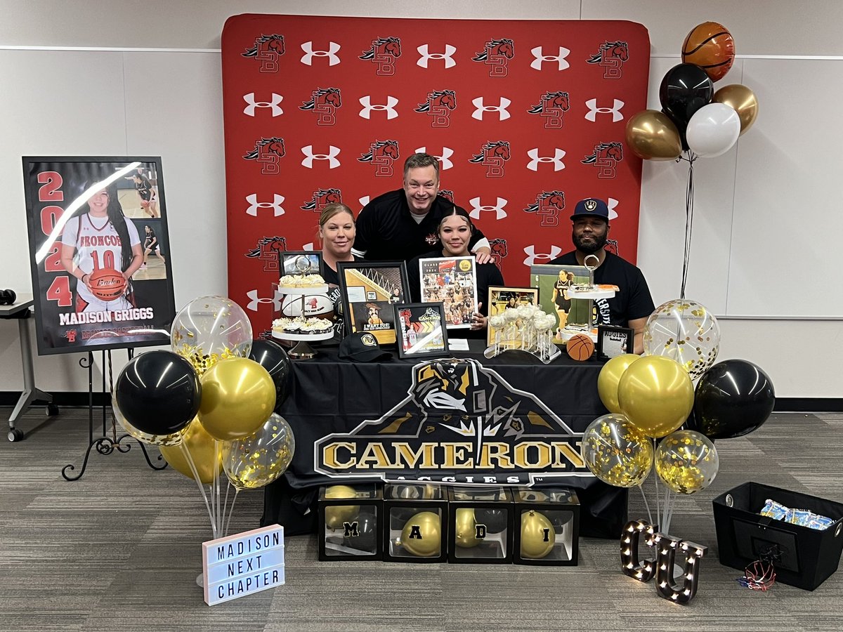 BroncogirlsBB's tweet photo. We are so proud of you @madison_griggs0 for signing with Cameron University anc canβt wait to watch you at the next level!!! #signingday #nextlevelbroncos #FOE #ladybroncohoops https://t.co/1N9C9vVs28