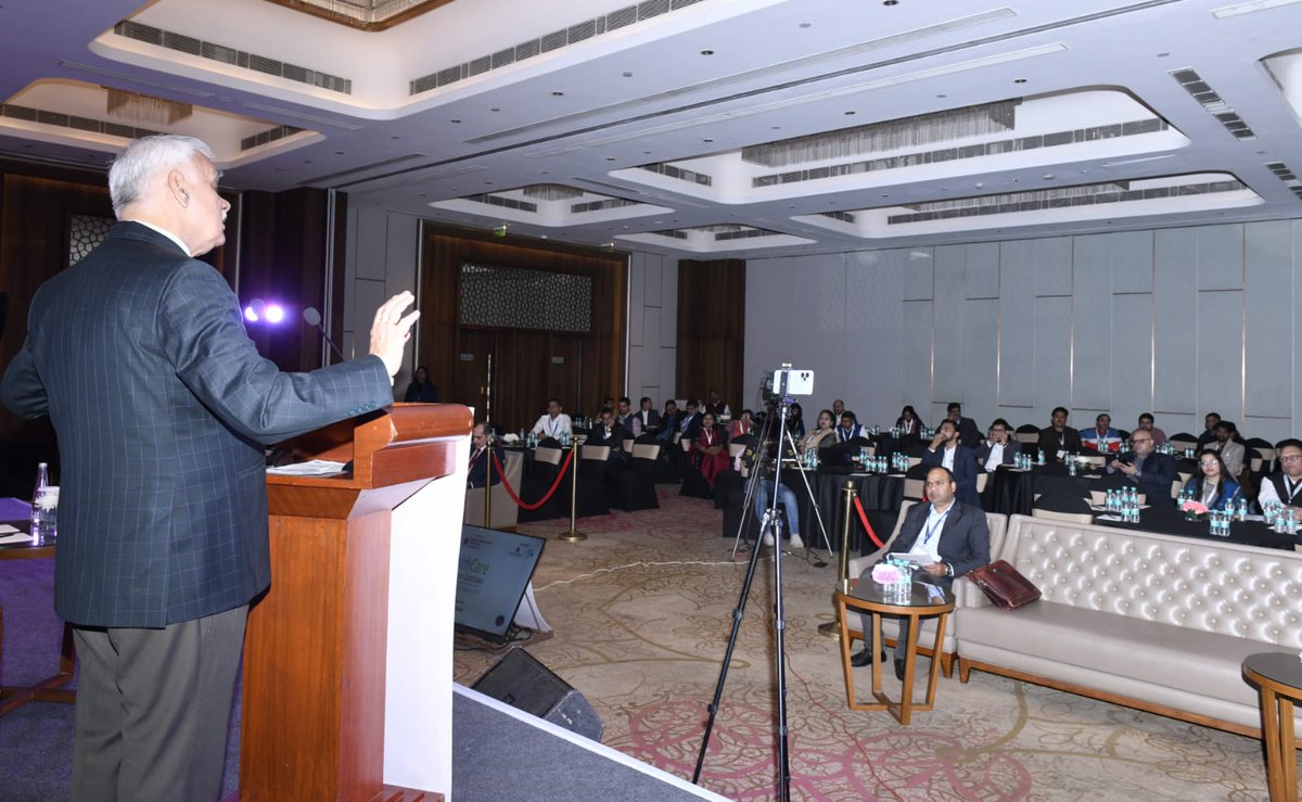 उत्तर प्रदेश में SIB SHInE यानी स्कूल ऑफ़ इंटरनेशनल बायोडिजाइन -सिनेरगिजिंग हेल्थकेयर इनोवेशन एंड एंट्रीप्रेन्शिप कार्यक्रम के माध्यम से केजीएमयू द्वारा आईआईटी कानपुर के सहयोग से अफोर्डेबल हेल्थकेयर डिवाइसेज पर विशेष कार्य हो रहा है।