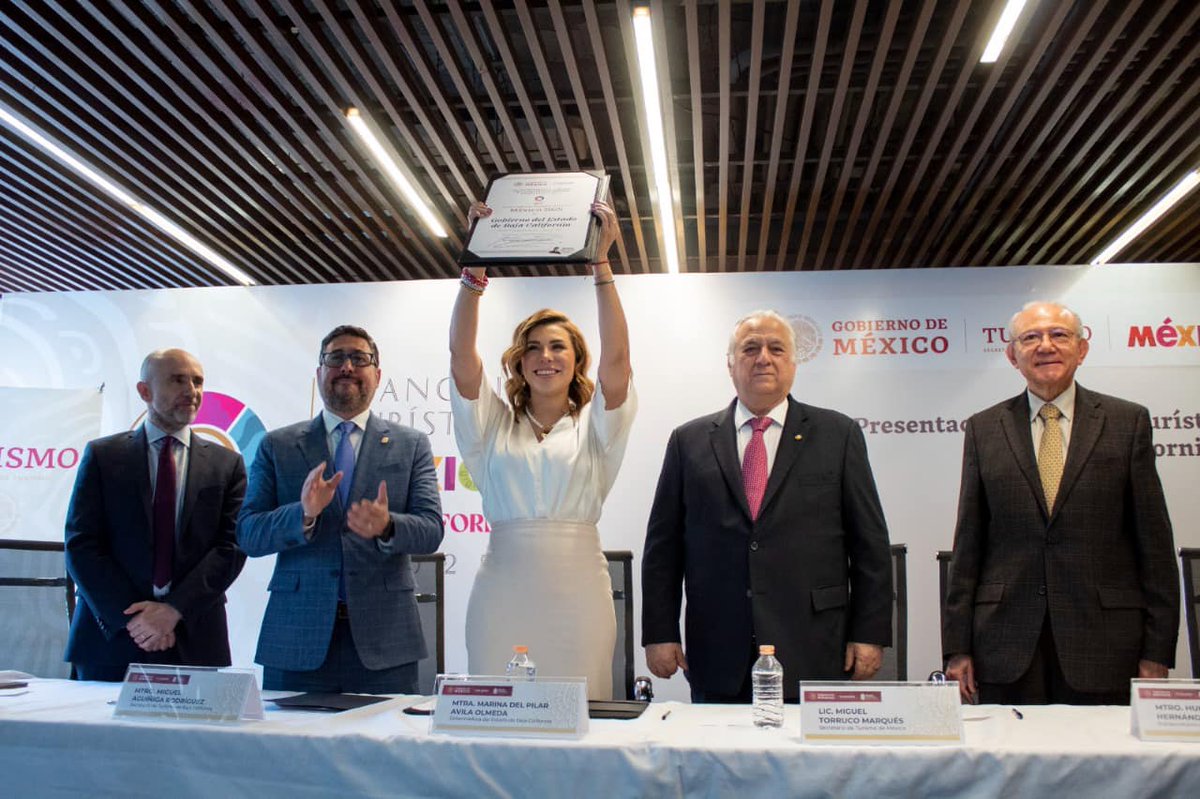 El secretario de Turismo, Miguel Torruco Marqués, entregó a la gobernadora de Baja California, Marina del Pilar Avila, el nombramiento oficial de la sede del Tianguis Turístico México 2025.
Conoce más en: bit.ly/48oNVdK
#Turismo #ComunicadoSectur #RadioResultados