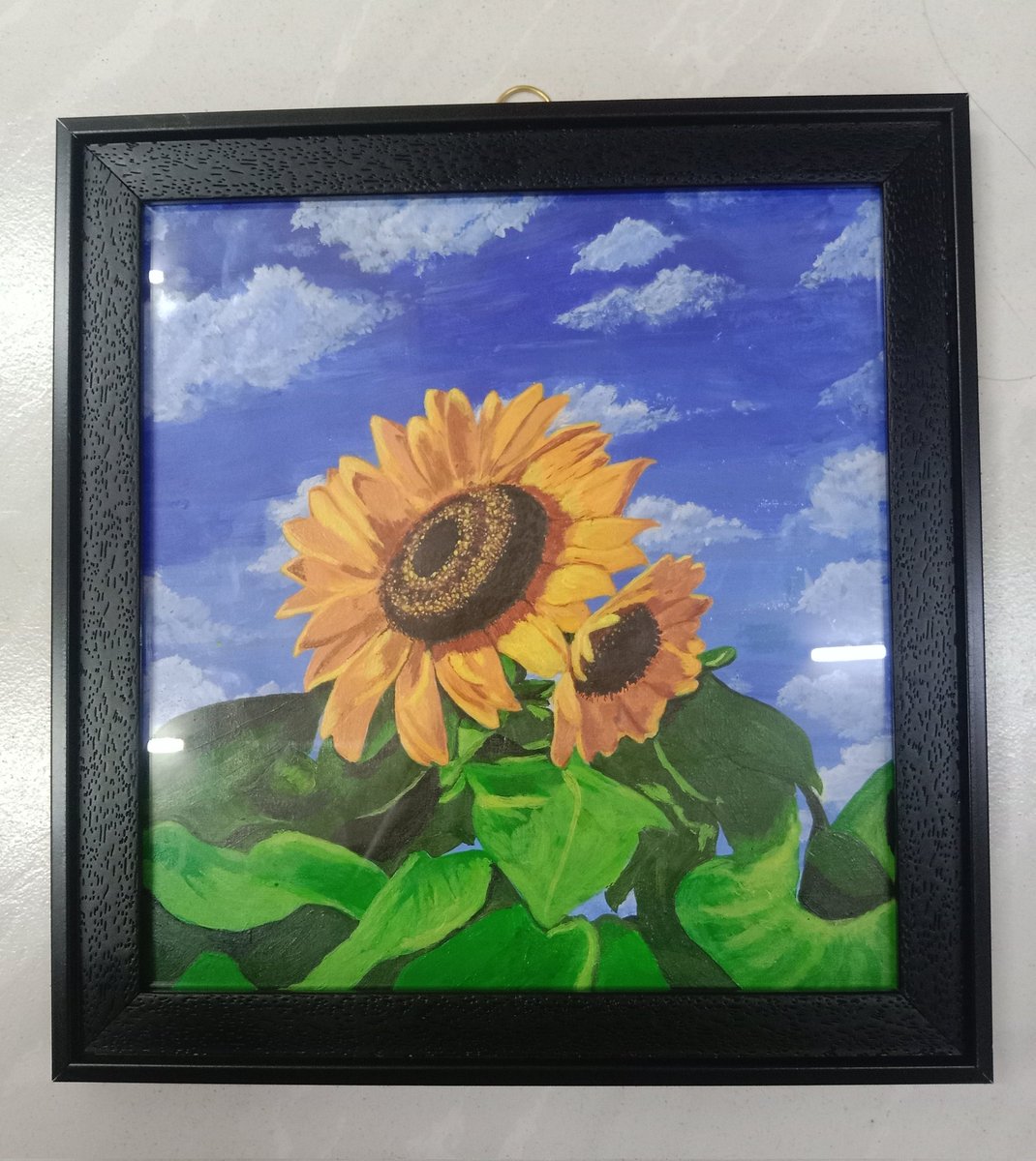 dearestitsay's tweet photo. This is my first ever painting which i learnt from a tutorial on youtube. I had so much fun. I'm kinda proud of how it turned out so i had to frame it🤭 credits to that one painter on yt for the tutorial❤️✨ https://t.co/nnRrflp7SJ
